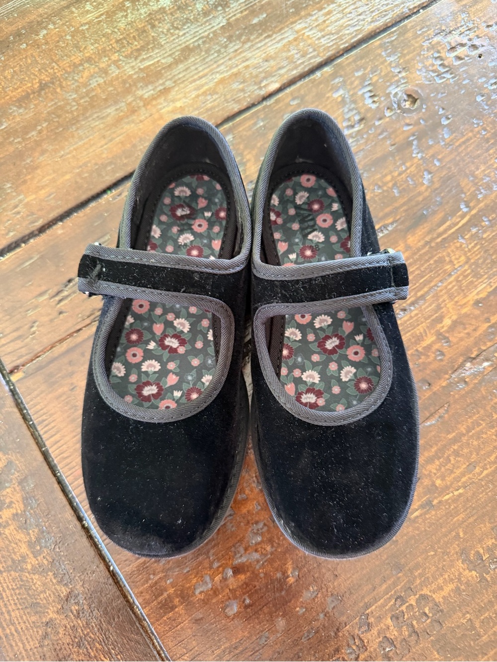 Zara Black Velvet Mary Jane Shoes with Floral Insole - Picture 8 of 8